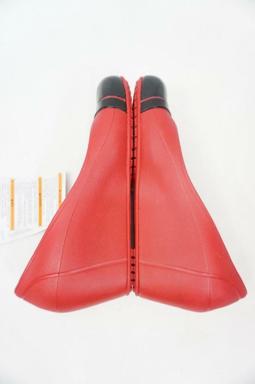 CROCS CAP TOE WEDGE USED 8 DARK RED/BLACK SLIP ON WEDGES/HEELS/SANDALS - Picture 6 of 9